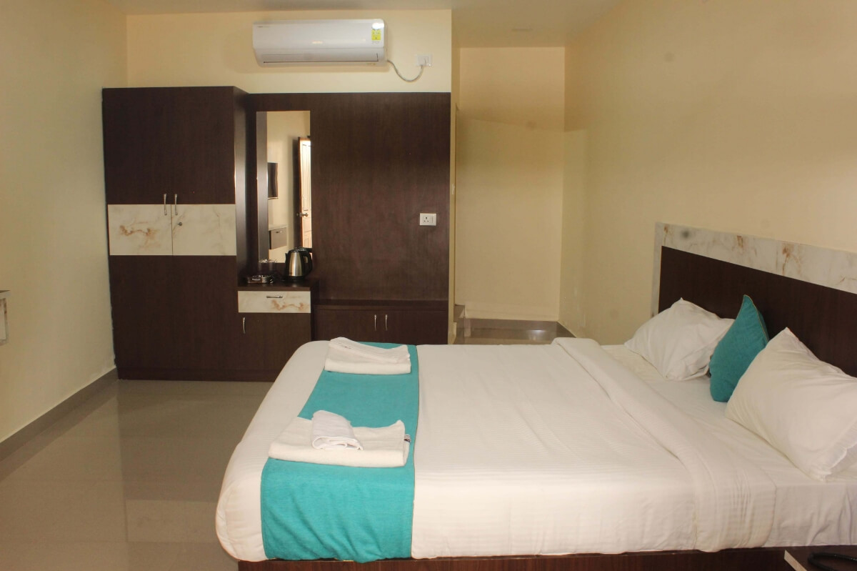 Room image 3